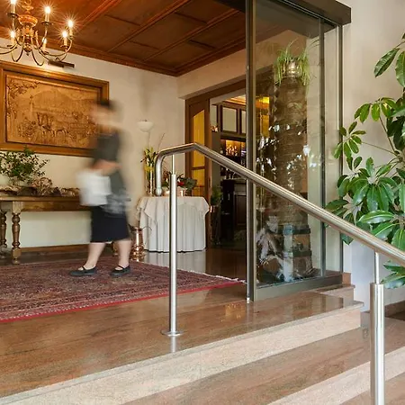 Munsch Restaurant & Wellness, Colmar Nord - Haut-koenigsbourg 호텔 3*
